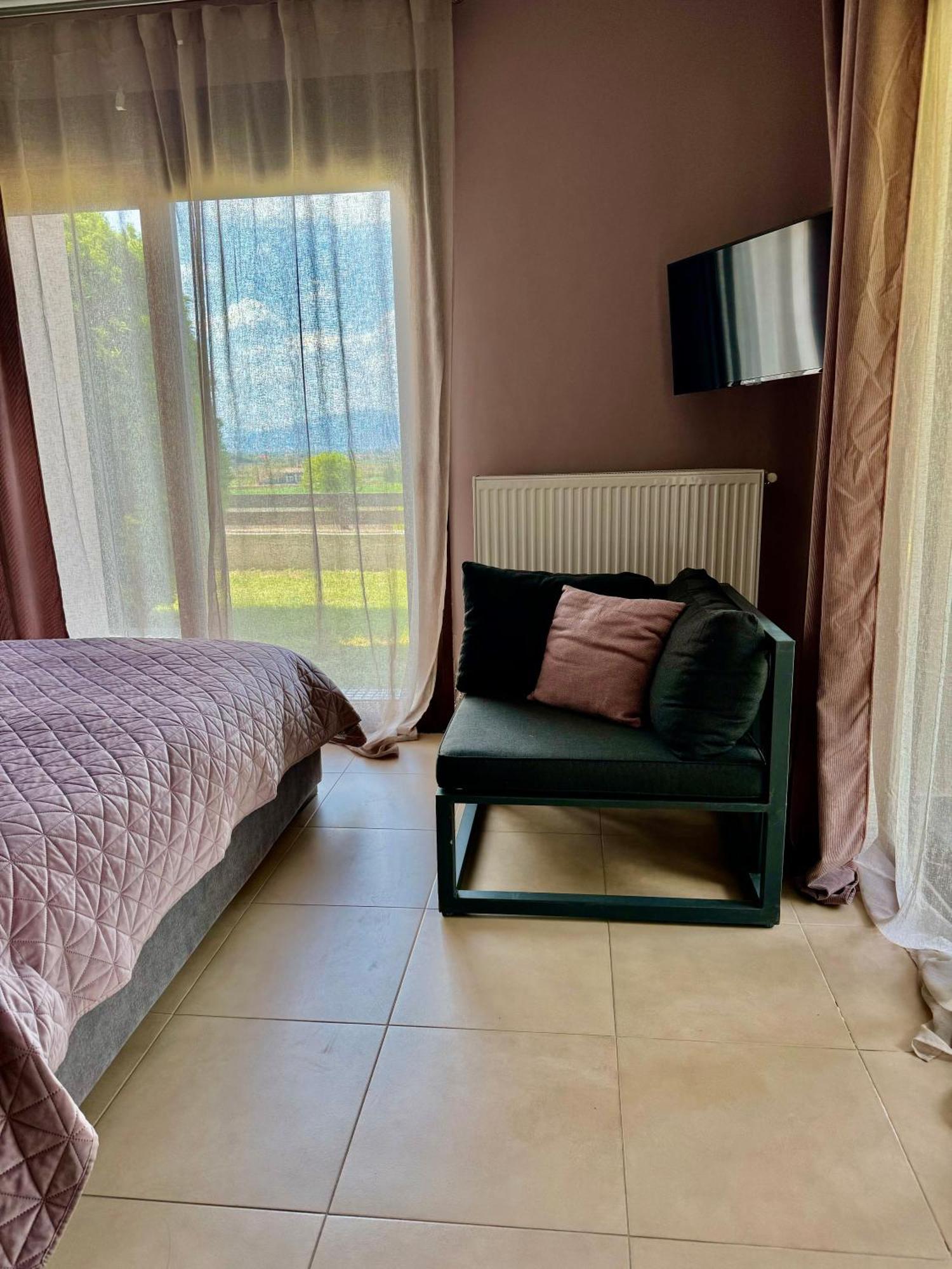 Casagreek Komotini Bed & Breakfast ภายนอก รูปภาพ